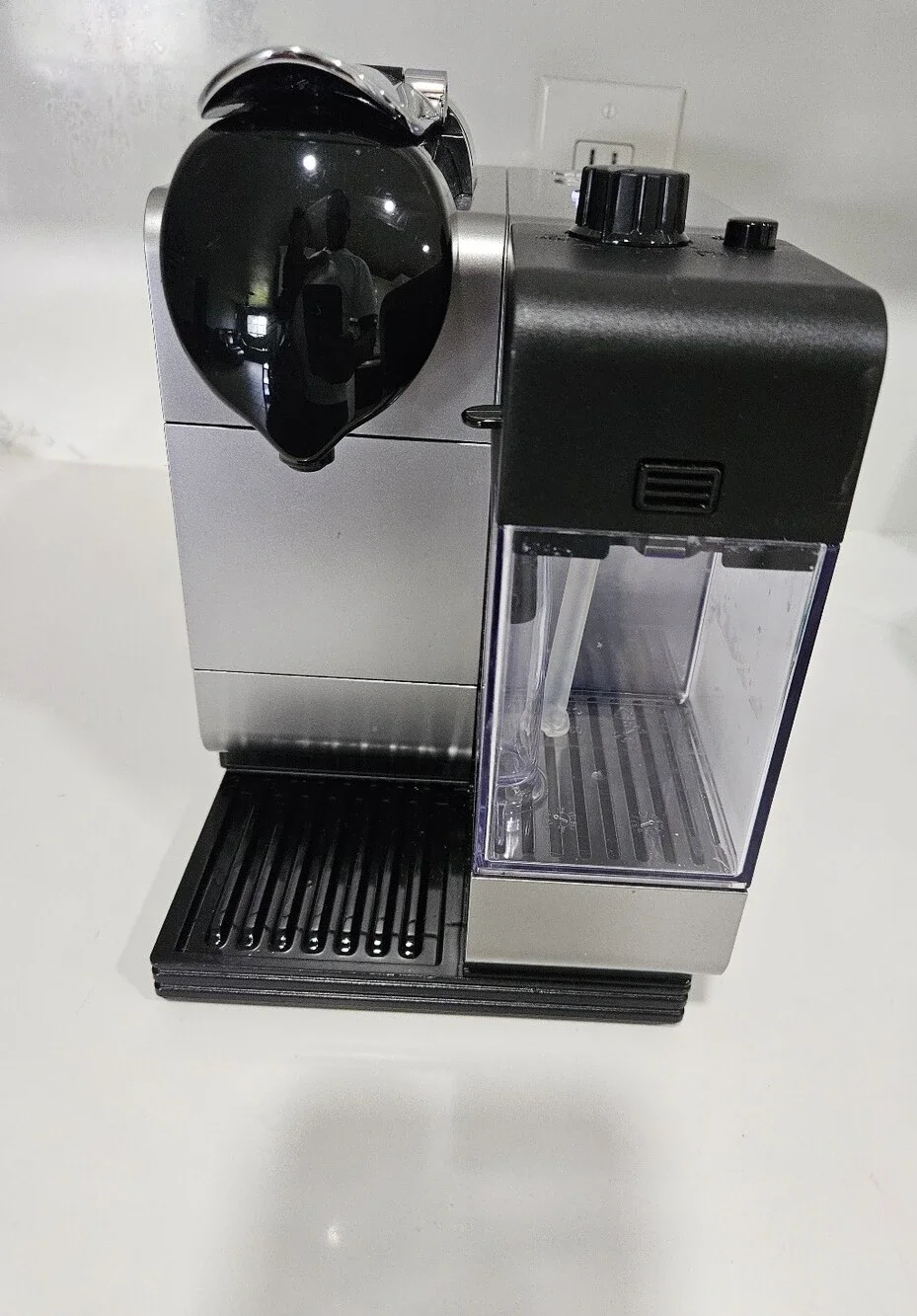 DeLonghi EN520SL Nespresso Coffee Cup Machine Pre-owned